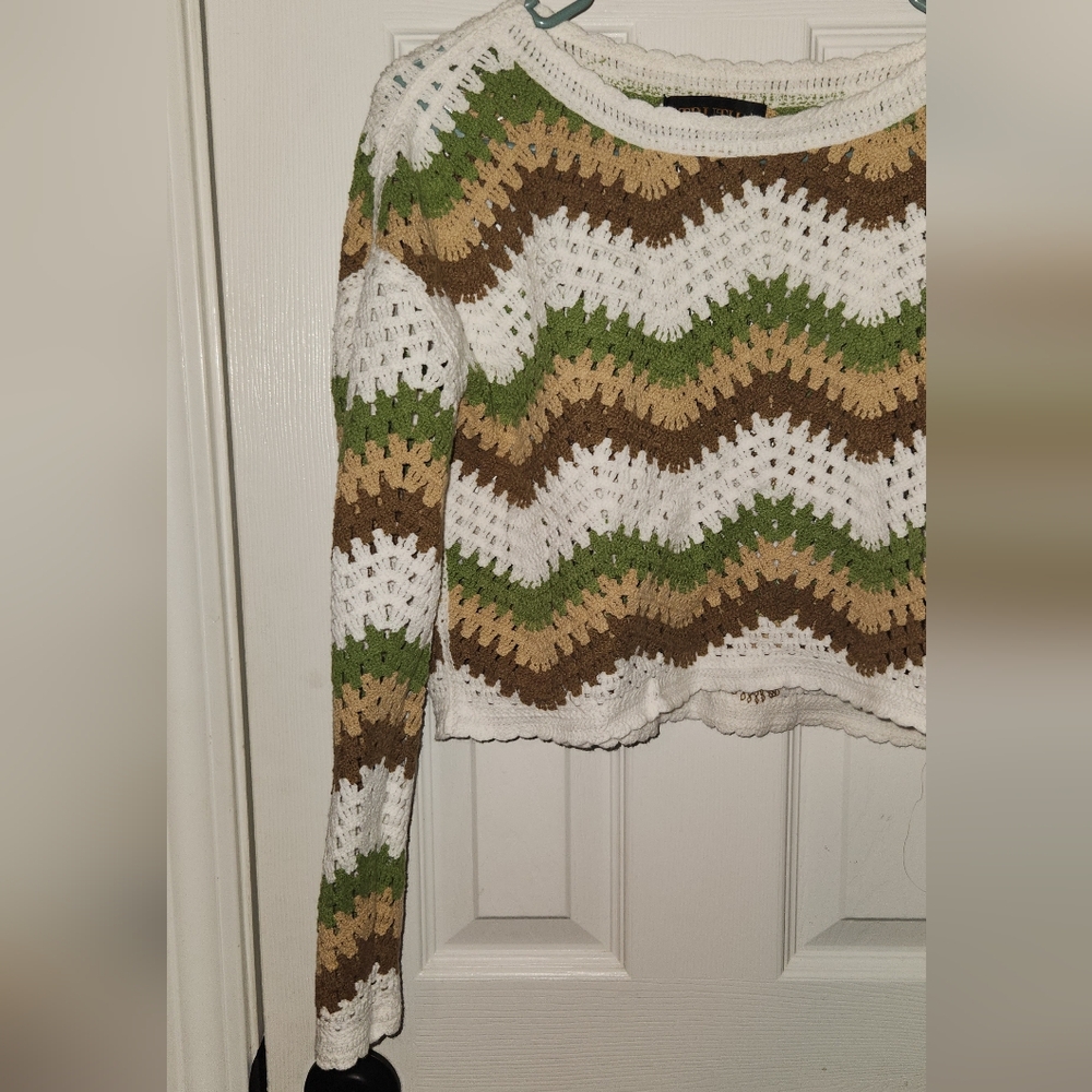 Truth by Republic Green Brown White Chevron Cropped Crochet Sweater - Picture 3 of 10